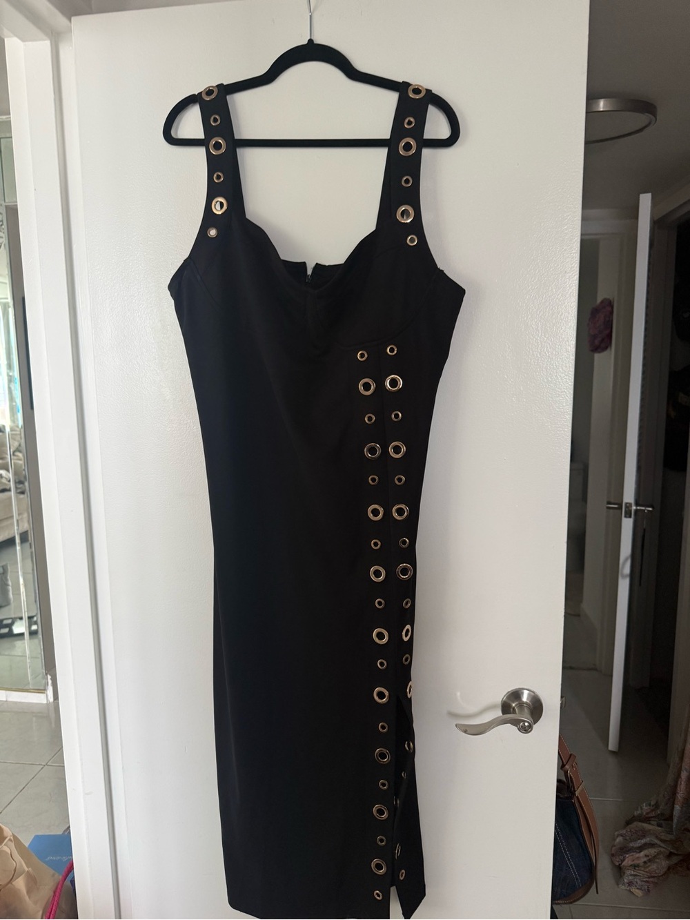 Black Bodycon Dress w Gold Detail & small side slit Size 2XL